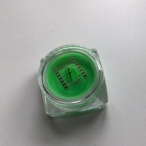 Neon green loose pigment